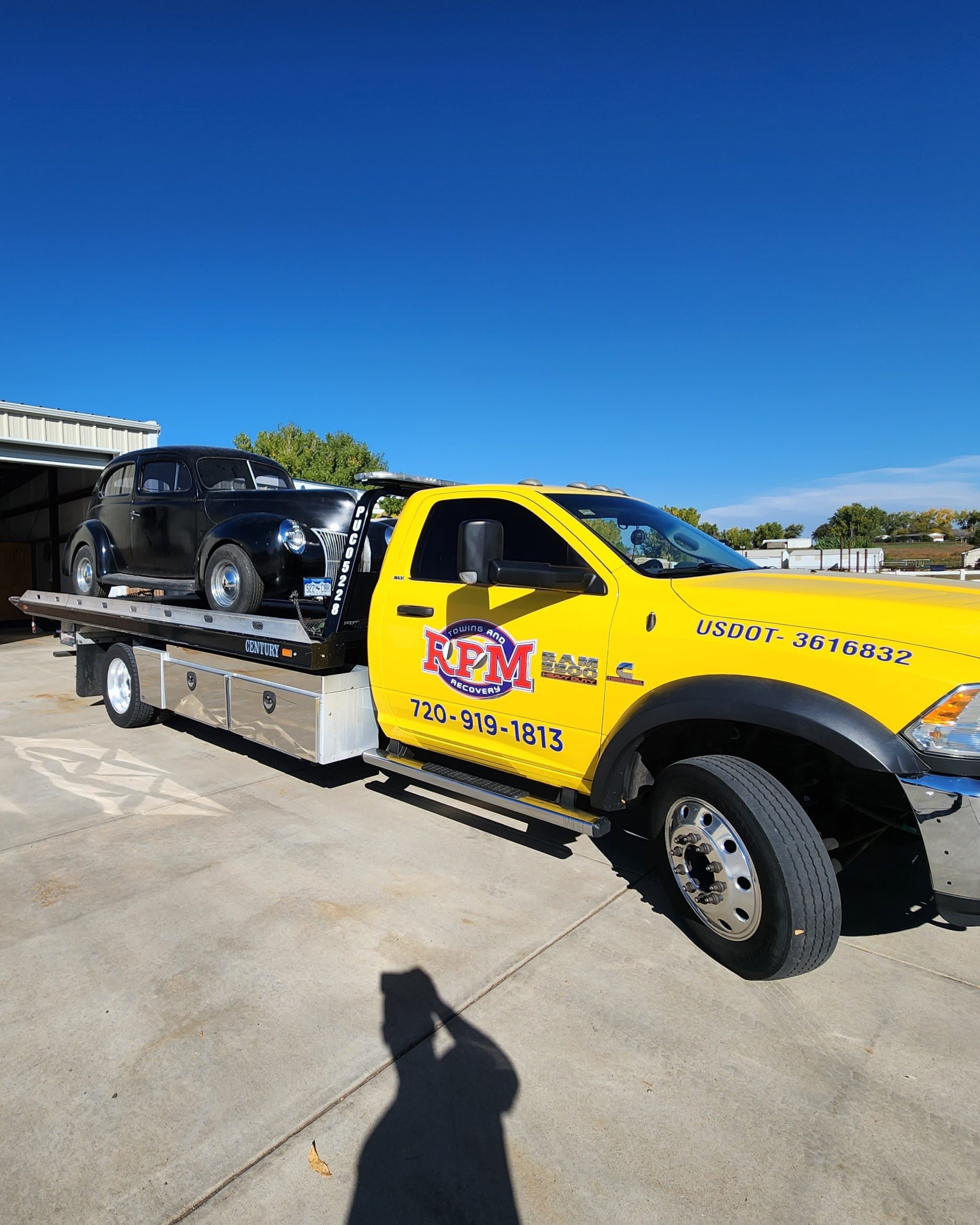 this image shows towing and recovery services in Aurora, CO