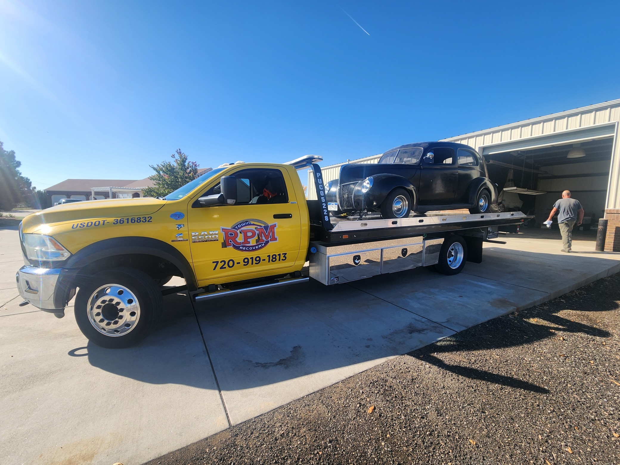 this image shows towing service in Aurora, CO
