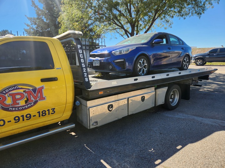 this image shows towing service in Denver, CO