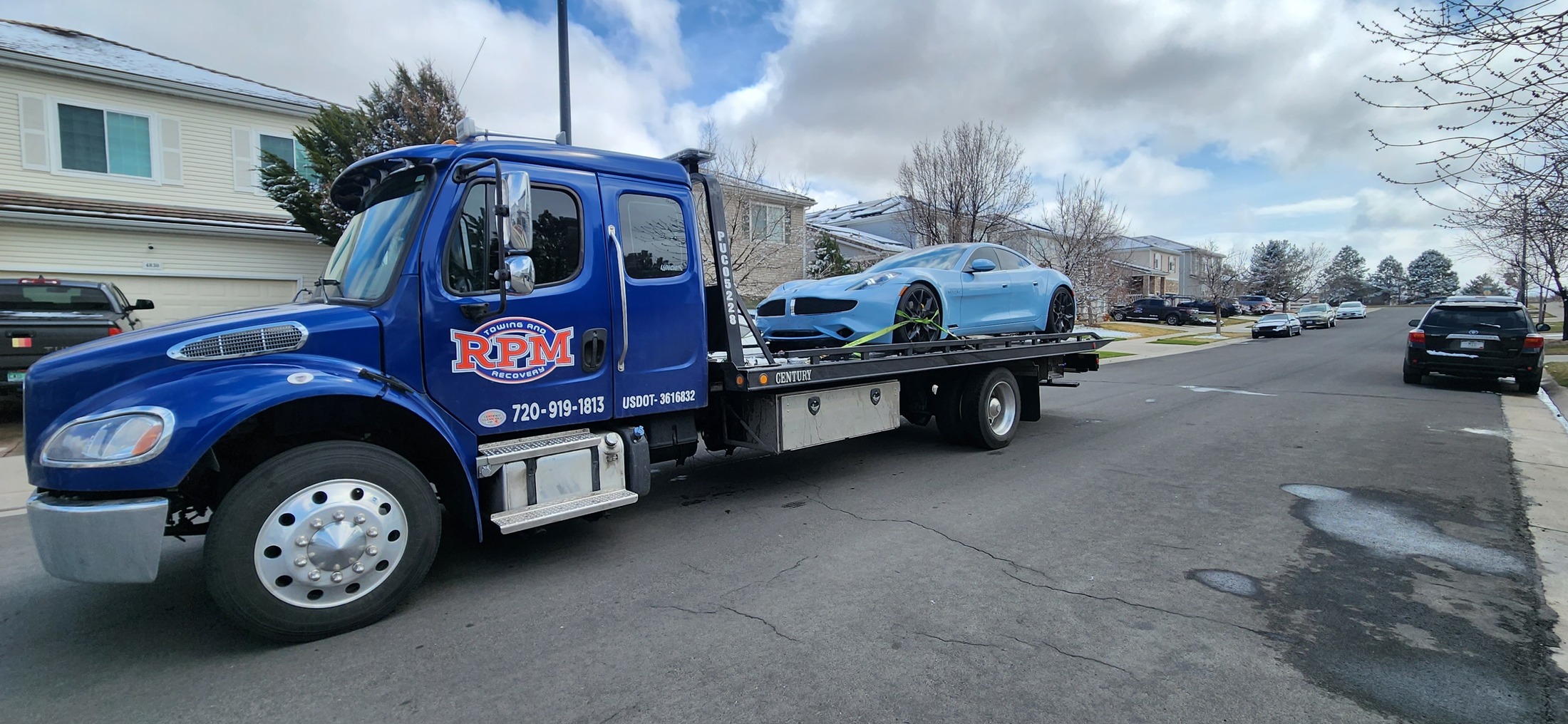 this image shows towing and recovery in Aurora, CO